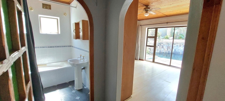 4 Bedroom Property for Sale in Blue Bend Eastern Cape